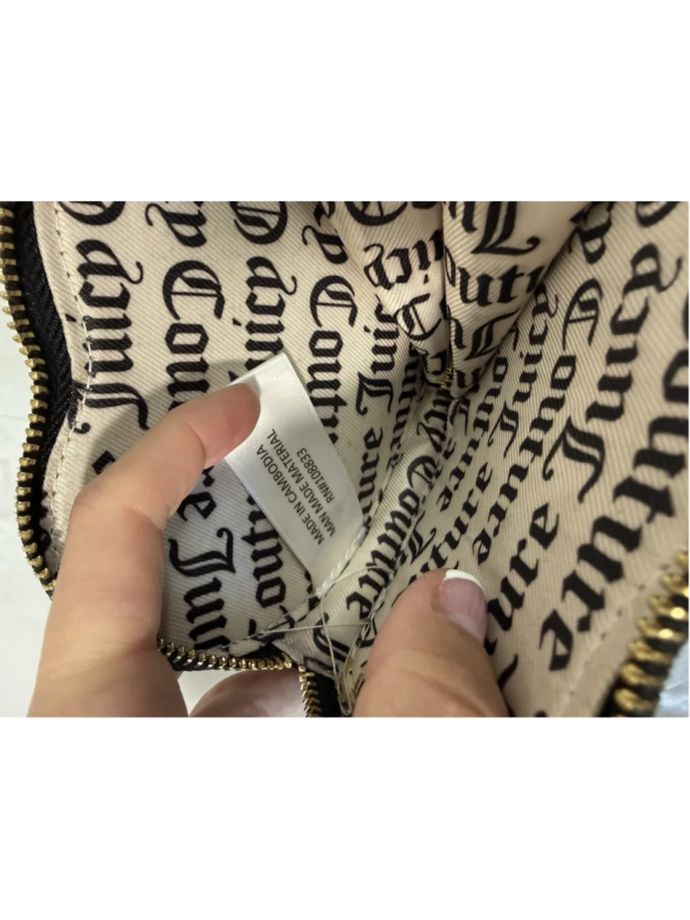 Juicy Couture Lovely Girl Heart Zip Wristlet Licorice Black